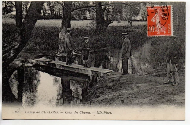 CHALONS SUR MARNE - Marne - CPA 51 - Vie Militaire Au camp - un coin du Chenu