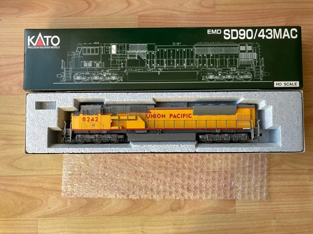 KATO HO Scale 37-6362 EMD SD90/43MAC Union Pacific #8242