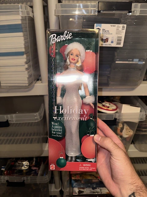 HOLIDAY EXCITEMENT BARBIE Doll 2001 Mattel #29203 with a Bracelet