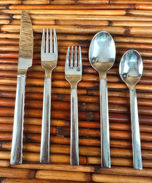 Splendide Blenheim 18/8 Stainless Steel Flatware Set - Glossy Finish - Made In Korea (Used)