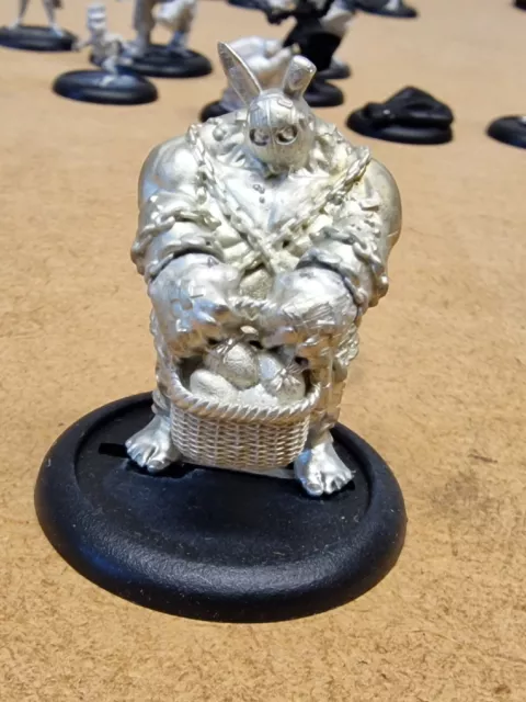 Steamforged Games Guild Ball Union 30mm Easter Fangtooth - Limited Edition