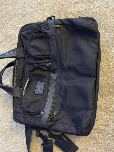 TUMI Alpha 2 T-Pass 26145 16 in Expandable Messenger Bag Laptop Briefcase Black