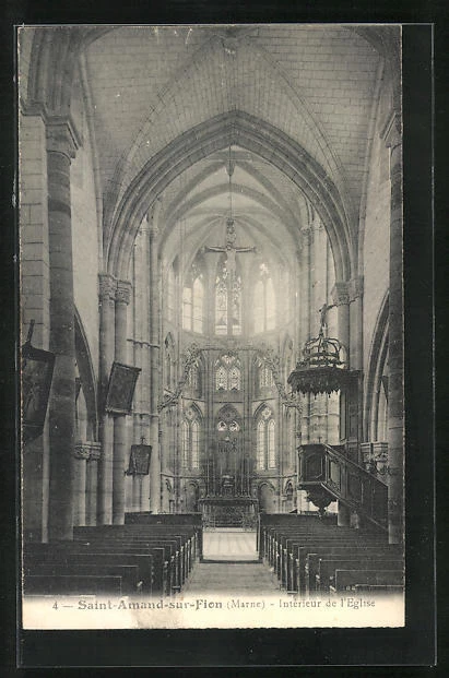 CPA Saint-Amand-sur-Fion, Interior of the Church