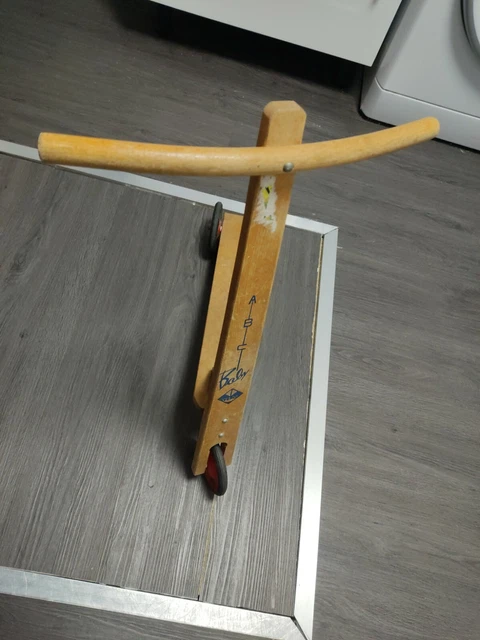 Ancienne Trottinette En Bois – Au Bon St Eloi – Jouet Vintage Déco