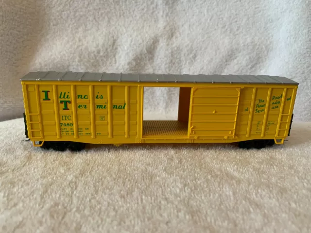 Walthers HO Scale Illinois Terminal 50' Waffle Side Box Car #531063 KDs