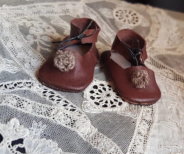 chaussures cuir poupée ancienne