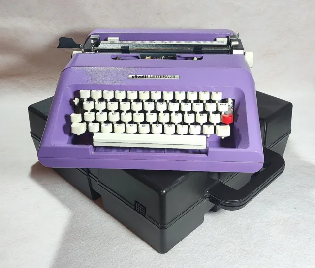 Olivetti Lettera 35 Vintage Typewriter - Purple, works perfectly.