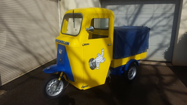 ancien triporteur 50 cc BENELLI 3 roues type vespa publicitaire MICHELIN
