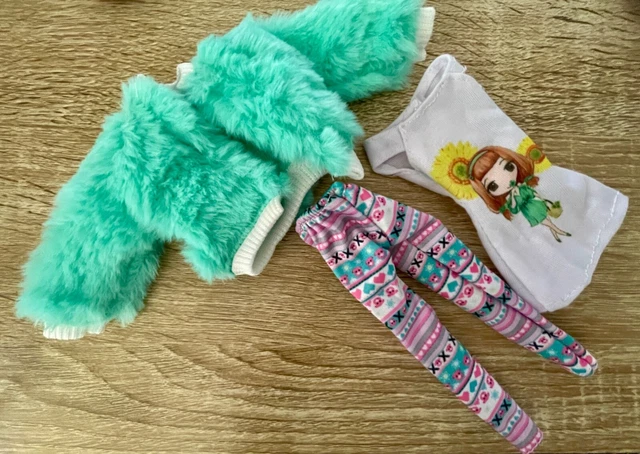 Barbie / Blythe Doll clothes - Green fur jacket, Leggings T Shirt