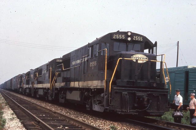 Duplicate  Train Slide New York Central U-25-B #2555 08/1966 Detroit MI