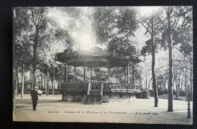 CPA (53) - LAVAL - Kiosque de la Musique et les Promenades