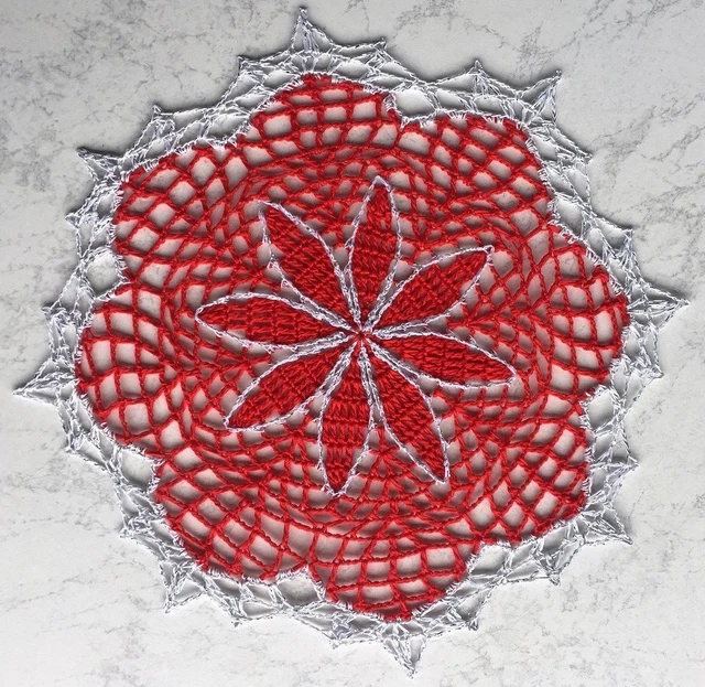 kleines rundes Häkeldeckchen rot - silber 23 cm - Handarbeit