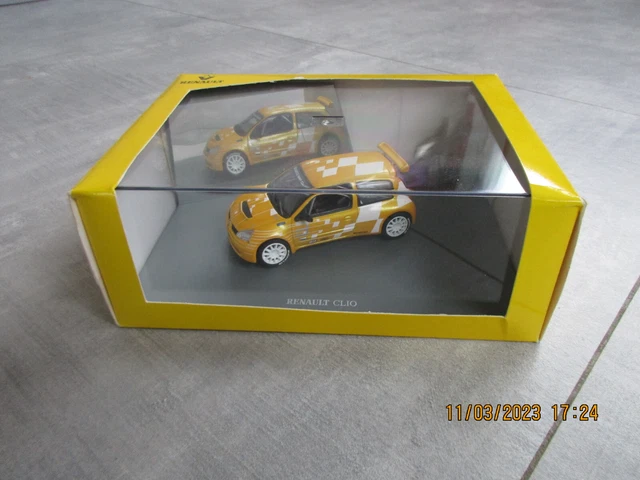 1/43 Renault Clio II RS Super S1600 Présentation Paris 2002 UH Universal Hobbies