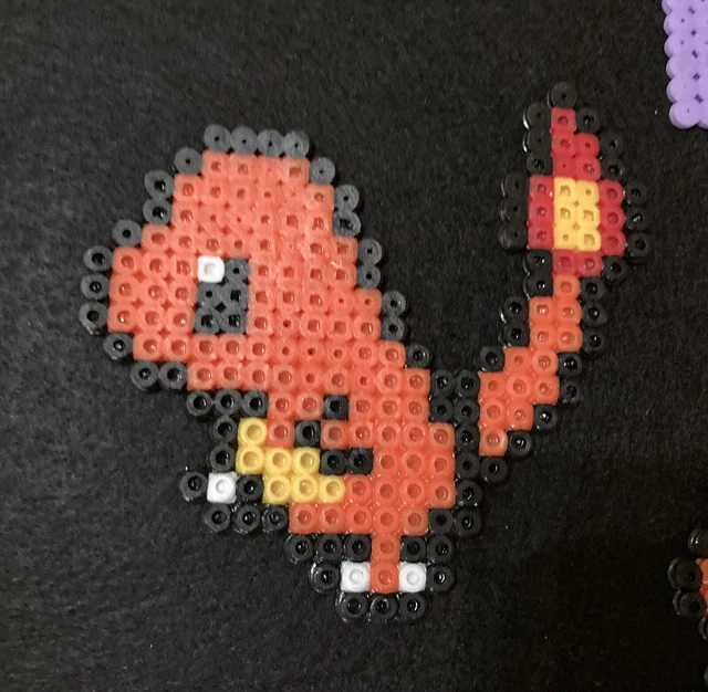 POKEMON PIXEL ART Hama Beads Pyssla Charmander Charmeleon Charizard ...