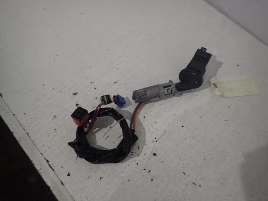 Antivol direction, serrure de contact d'allumage Peugeot Partner ref 4162AN