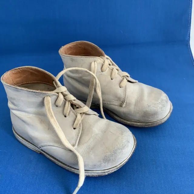 Sweet Little scarpe vintage antiche in pelle bianca anni '50
