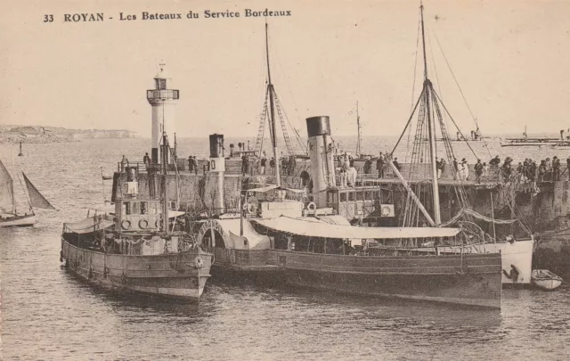 CPA ROYAN (17) Les Bateaux du Service pour Bordeaux