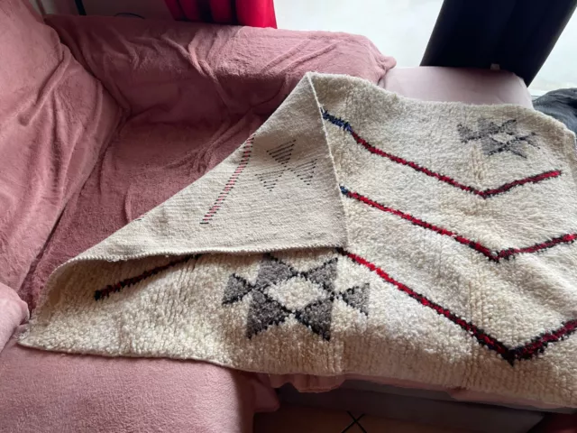 tapis en laine amazigh marocain fait main 