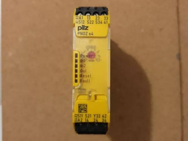 Pilz PNOZ S4 24V Safety Relay