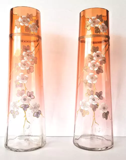 Ancien paire de vases émaillés en verre soufflé, décor floral, art nouveau.