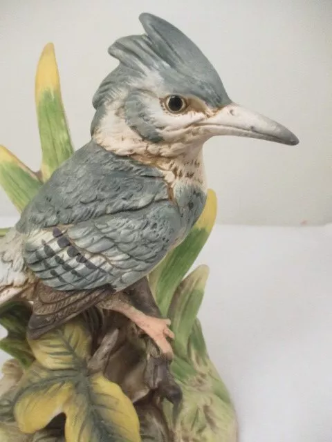 Vintage Belted Kingfisher Bird in Greenery Figurine Porcelain 6" Unsigned Shore