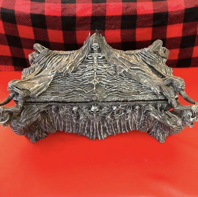 Call of Duty Black Ops 4 Zombies EXCLUSIVE MYSTERY BOX W/ Comic, Figpins & Game