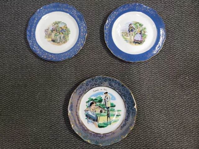 Lot de 3 assiettes en porcelaine