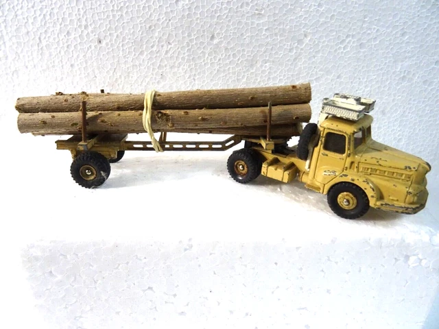 Camion Unic Izoard Porte-autos Dinky Toys – France – Occasion