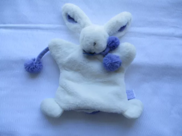 doudou lapin  marionnette Doudou et Compagnie  blanc lavande  parme pompons
