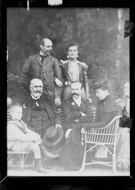 Vintage Family Black & White Photo Glass Plate 13x18cm Negative