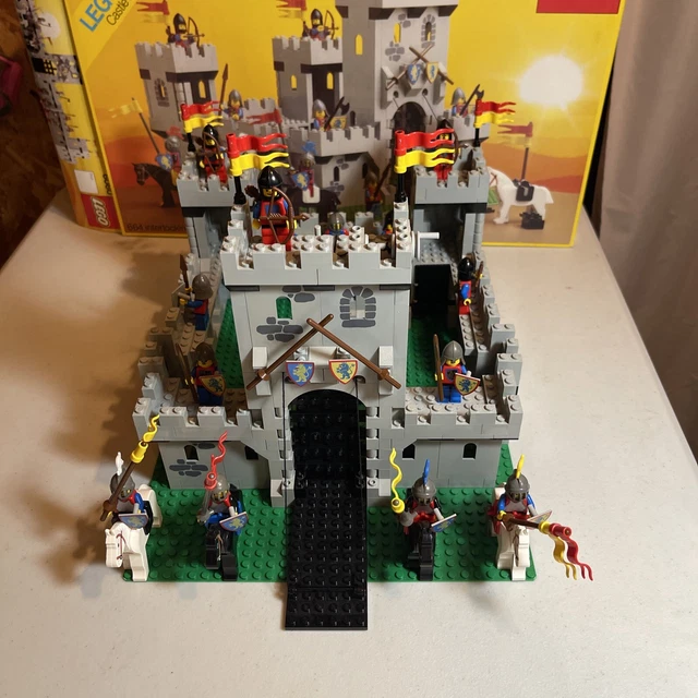 VINTAGE LEGO SET 6080 King's Castle, Near Complete w/ Box ...