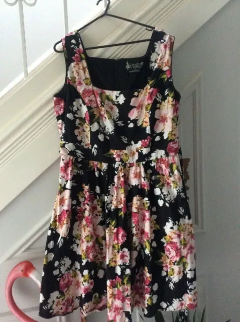 Vintage lady London Black & pink floral swing dress. Size 18 pinup retro