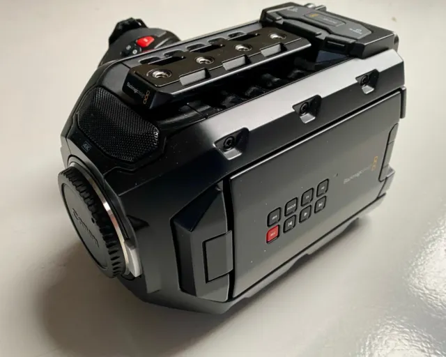 Blackmagic URSA Mini 4K Camcorder - Schwarz (4K/EF)