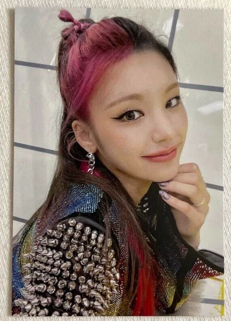 ITZY YEJI CRAZY in love LOCO Tower Records Official Photocard Photo
