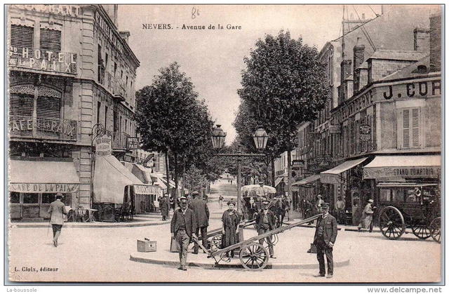 58 NEVERS - avenue de la gare (animation)