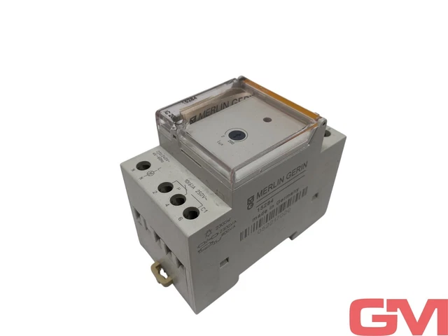 Schneider Electric CCT15368 Interrupteur Crépusculaire Ic2000 avec Cellule Murale