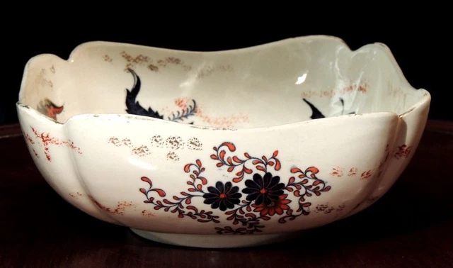 Plat, saladier en faïence de Lunéville aux décors fantastique, XIX°