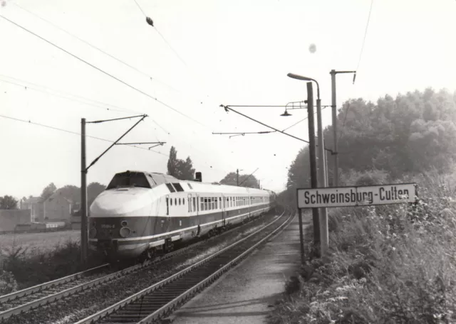 Org. Foto 11X15 Verbrennungstriebwagen Der Baureihe 175 Aufn. 1981 (G2995)