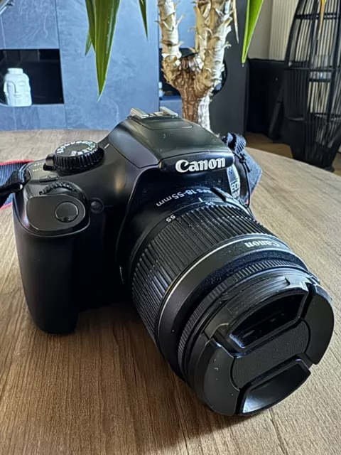 Canon EOS 1100D / EOS Rebel T3 12.2MP Digitalkamera - Schwarz (Kit mit EF-S...