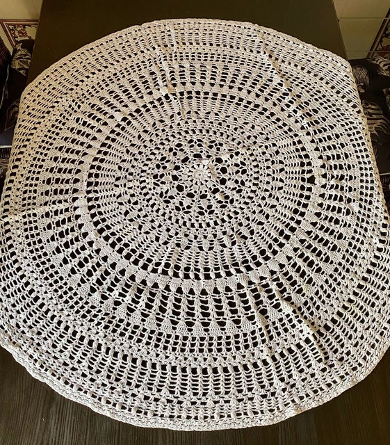 Runde Gehäkelte Tischdeckchen – 40 Cm Durchmesser, Beige Baumwolle, Handgefertigt