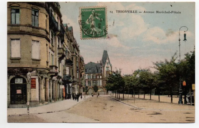 THIONVILLE - Moselle - CPA 57 - Avenue maréchal Pétain