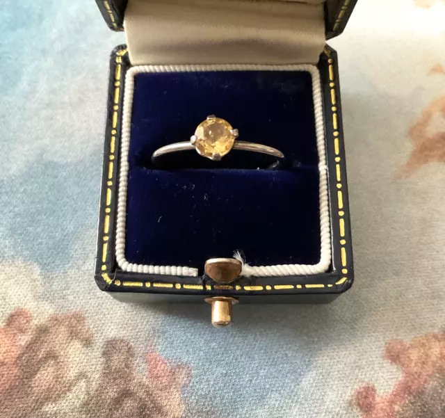 c1930 ART DECO SOLITAIRE VERITABLE CITRINE, ANCIENNE BAGUE, METAL ARGENTÉ