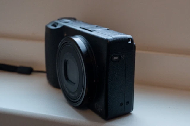 [Near Mint] Ricoh GR IIIx Digital Camera with Box and Accessories in USA 6