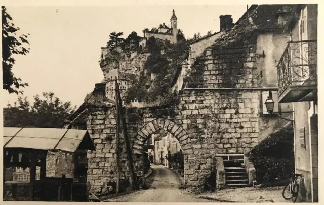 CP 46 Rocamadour, Lot. Les Portes Salmon, Hugon et du Figuier. La Douce France.