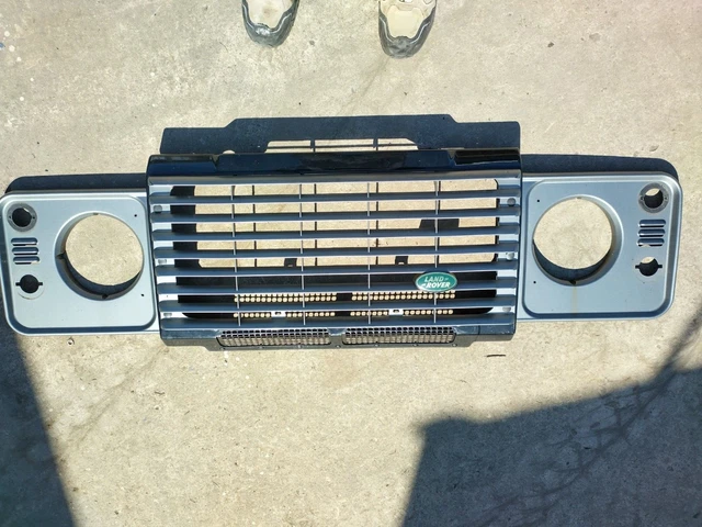 LAND ROVER DEFENDER Air Conditioning Radiator Grille Surround £100.00 ...