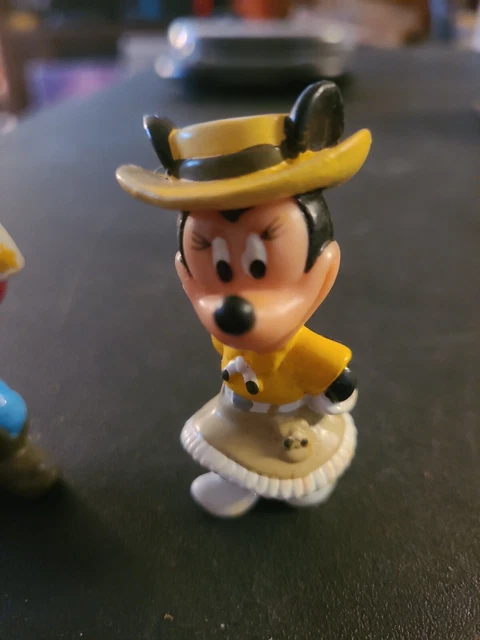 Lot of 2 Disney Mickey Mouse & Minnie Mouse PVC Toy Figures Cowboy Western 3