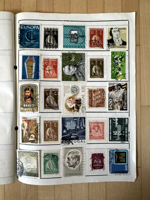100 Briefmarken Aus Portugal / Frankiert / Gestempelt / Eingeklebt In Heft 3