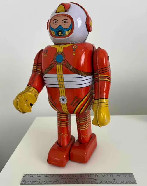 Vintage Clockwork Tin Robot Wind Up