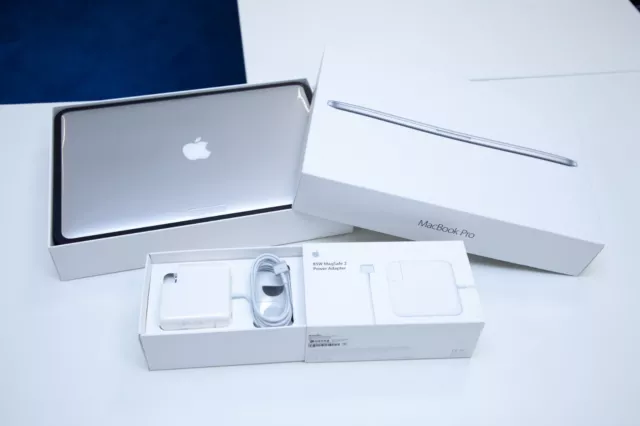 Apple MacBook Pro 15" 2.5GHz 3.7GHz 2TB/1TB SSD 16GB RAM 2015 AMD Radeon R9 MINT
