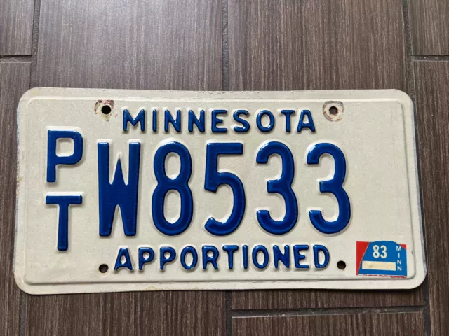 Vintage 1981  Minnesota Apportioned Truck License Plate W8533